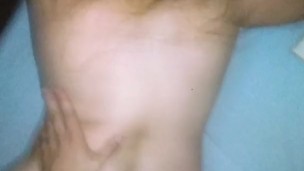 Acostados culeando con mi novia