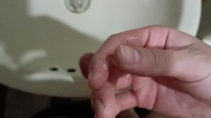 a good masturbation inside the bathroom and delicious semen before the bath
