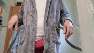 Quick morning jerkoff with cumshot into the bathroom sink