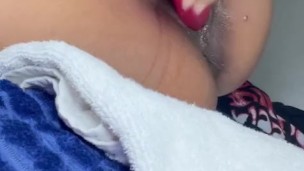 Young ebony squirts all over her bed