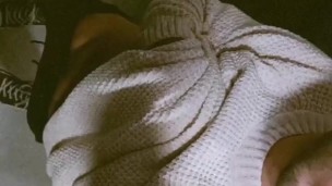 Aprovecho que no hay nadie en el baño