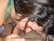 MI HERMANASTRA DESCUBRE MI VERGA Y ME LA CHUPA