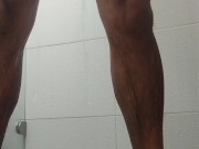 Encontré una cámara que estaba grabando mientras tomaba un baño y decidí sorprenderla. 5/16