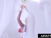 Big Ass MILF Falls For Her Florist 3/16