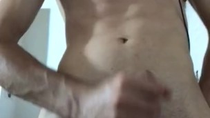 Necesito que vengas a sacarme toda la leche que tengo