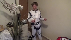 Halloween Party! Beer Spilled makes Maolo...