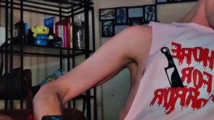Twink cums on cam
