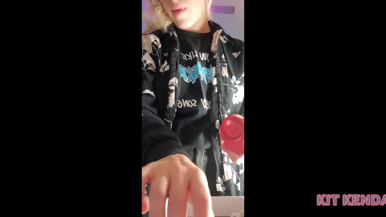 INTENSE FIRST TIME LIVE REACTION TO SUCTION & LICKING TOY
