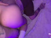 Милашка села на мой член, я трахнул её раком и кончил ей на лицо. Крупный план. 11/16