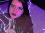 Милашка села на мой член, я трахнул её раком и кончил ей на лицо. Крупный план. 9/16