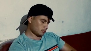 Masturbandome en la sala