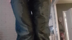 soaking my jeans with pee!!