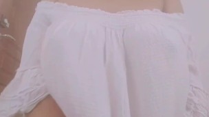 🤤🔥بغيت زب نحكو فوق بزازلي ونديه ونجيبو بين فرقة صدري و تجيب حليبك سخون فوقهم