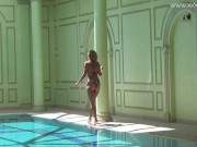 Mary Kalisy rubs her clit and pussy lips and swims 3/16