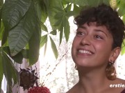 Ersties: Geiler Höhepunkt mit großem Dildo 9/16