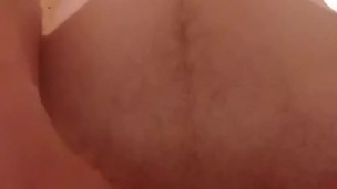 sola nadie la quiere porque es fea y pequeña