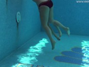 Pretty hot hotties Cruz and Jessica swim naked together 5/16