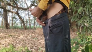 Big Lund Masturbation In Public Forest .