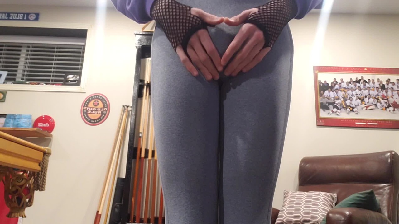 Teen femboy in yoga pants after workout fuck with huge dildo - RedTube