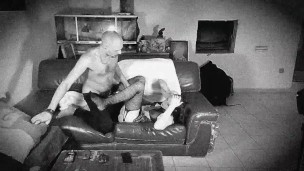 Séance photo qui dérape, caméra vidéo, je baise cette salope par tous les trous !