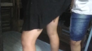 Jugando con el culo de mi hermanastra por la noche bien rico