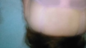 Follando a mi hermanastra mayor contra la cama