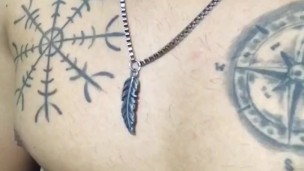 Ma vine a visitar a mi tío y me escondí en el baño para hacerme una paja!!