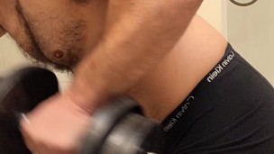 MUSCLE BEAR GETS IN ARM WORKOUT BEFORE SHOWER!