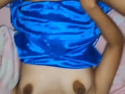 เยสหีสาวข้างห้องชอบอ่อยอยู่เรื่อย Yes, the girl next door likes to flirt all the time. 3/16