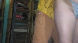 Juega con mis tetas y me toca