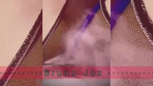 El latino Joven Bruno Jox gime de placer con fumes 