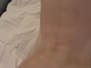 おっとりなのにドエロい色気を醸し出すメンエスお姉さん。ヌルヌル四つん這い美尻に鬼勃起チンポの豪快ピストンで子宮破壊の全力生中出し！ 14/16