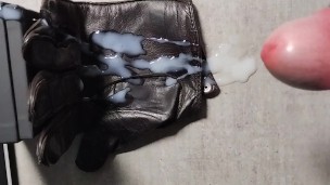 Leather gloves wank