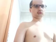 Стеснительный омежка трясется от похоти в ванной 7/16