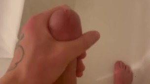 Jerking off in the shower cumshot