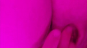 Llevo a mi hermanastra a un motel y me la cojo rico en cuatro