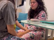 Fingimos estudiar mientras nos tocamos a escondidas 14/16