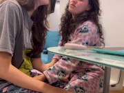 Fingimos estudiar mientras nos tocamos a escondidas 9/16