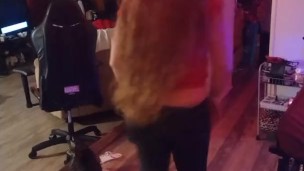 White Girl Twerking and Shaking Ass