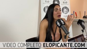 Pame Pombo prueba la banana con crema en el cuarto picante de Elo Podcast