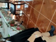 Visité a mi amiga y terminamos cogiendo mientras su novio la esperaba (creampie) 1/16