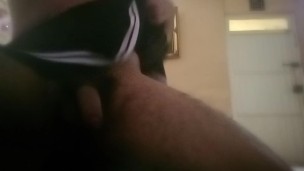 Mí amiga me presta una falda y no puede evitar grabar esto 🥵😁