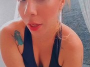 Ruiva limpando a janela se exibindo - Sofia Felix 11/16