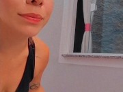 Ruiva limpando a janela se exibindo - Sofia Felix 4/16