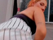 Ruiva limpando a janela se exibindo - Sofia Felix 5/16