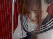 一緒にお風呂にはいろう？制服姿でオナニー♡クリバイブが気持ちよすぎて挿入 4/16