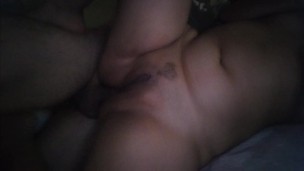 Morena Culona Sensual Pide que le Metan los Dedos y la Polla en su Enorme Culo - Creampie Anal