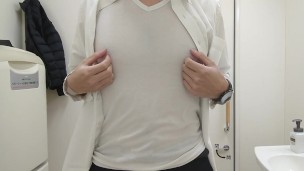 乳首敏感男のオナニー