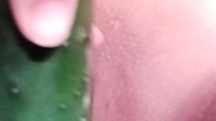 Fuck, gusto na magpakantot. Tigang na tigang.. pipino fuck for dalagang pinay