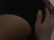 BAJO LA FALDA DE MI VECINA 4/16